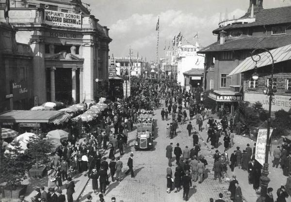 Fiera di Milano - Campionaria 1938 - Viale dell'industria