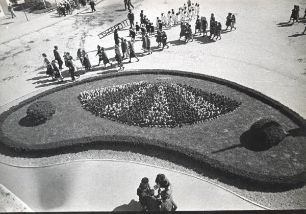 Fiera di Milano - Campionaria 1939 - Aiuola con fiori