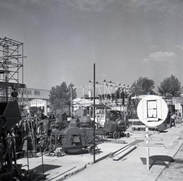 Fiera di Milano - Campionaria 1946 - Settore dell'edilizia - Lavori di allestimento