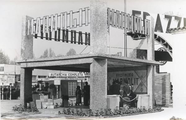 Fiera di Milano - Campionaria 1940 - Settore dell'edilizia - Chiosco della Marmolit