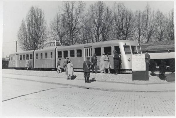 Fiera di Milano - Campionaria 1941 - Automotrice ferroviaria delle Officine meccaniche italiane "Reggiane" (OMI)