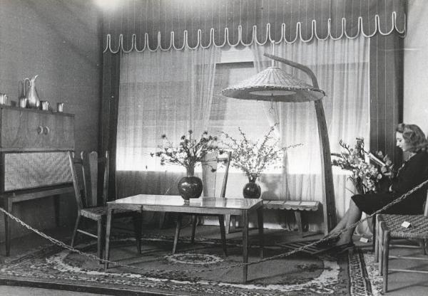 Fiera di Milano - Campionaria 1942 - Padiglione dell'artigianato - Stand di mobili