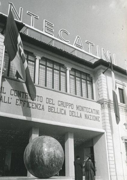 Fiera di Milano - Campionaria 1942 - Padiglione della Montecatini - Particolare della facciata d'entrata