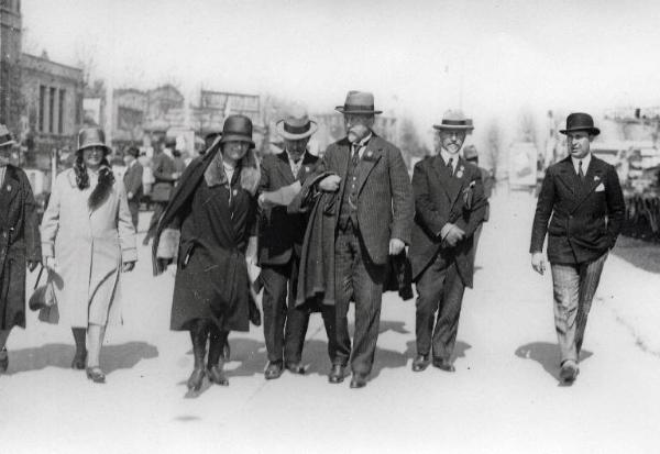 Fiera di Milano - Campionaria 1929 - Visita di un gruppo di commercianti e industriali svizzeri