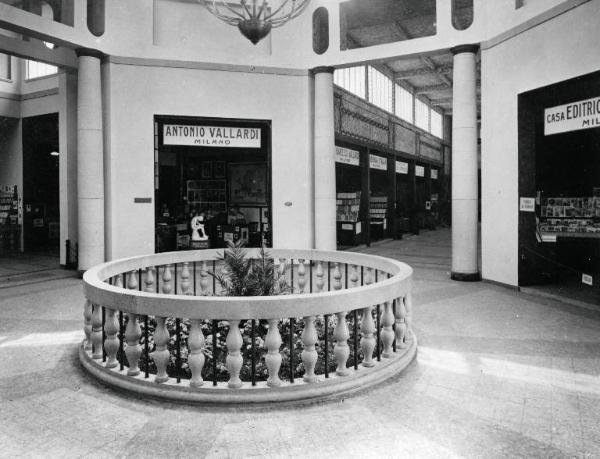 Fiera di Milano - Campionaria 1929 - Padiglione della Mostra libraria - Atrio centrale