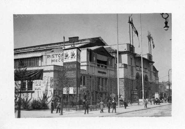 Fiera di Milano - Campionaria 1929 - Padiglione della meccanica - Esterno