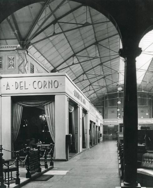 Fiera di Milano - Campionaria 1929 - Padiglione del mobilio - Salone interno