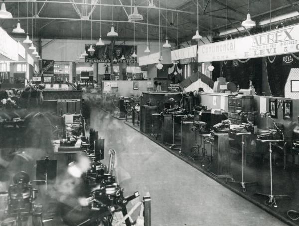 Fiera di Milano - Campionaria 1929 - Padiglione delle forniture d'ufficio - Sala interna
