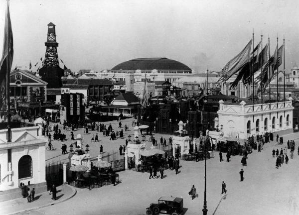Fiera di Milano - Campionaria 1929 - Entrata di piazza Giulio Cesare - Veduta dall'alto
