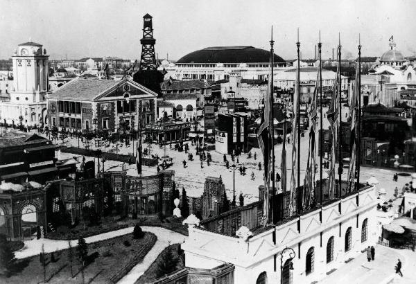 Fiera di Milano - Campionaria 1929 - Entrata di piazza Giulio Cesare e viale delle nazioni - Veduta dall'alto