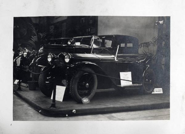 Fiera di Milano - Campionaria 1928 - Salone dell'automobile - Stand