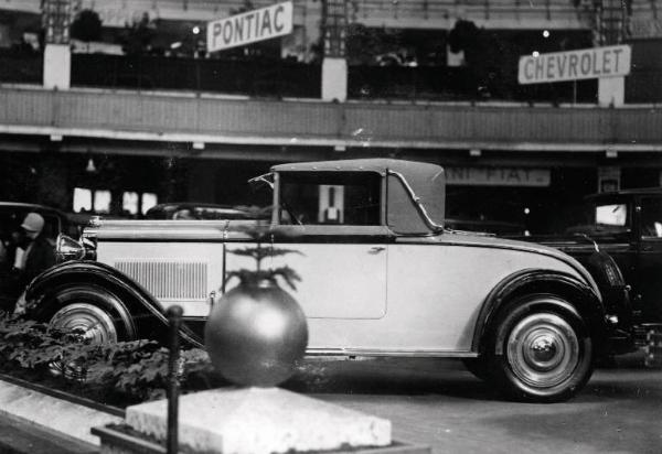 Fiera di Milano - Campionaria 1928 - Salone dell'automobile nel palazzo dello sport - Stand della Fiat