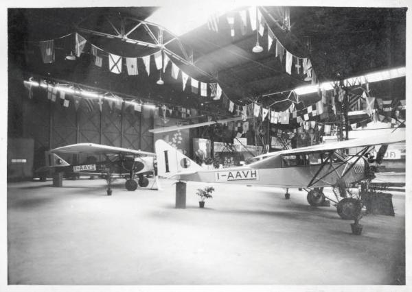 Fiera di Milano - Campionaria 1930 - Padiglione dell'aeronautica - Interno