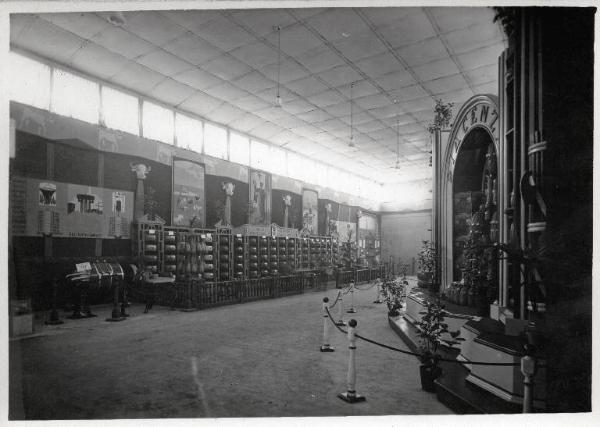 Fiera di Milano - Campionaria 1930 - Padiglione della casearia - Sala interna