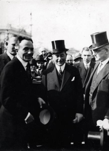 Fiera di Milano - Campionaria 1927 - Visita di un ministro estero
