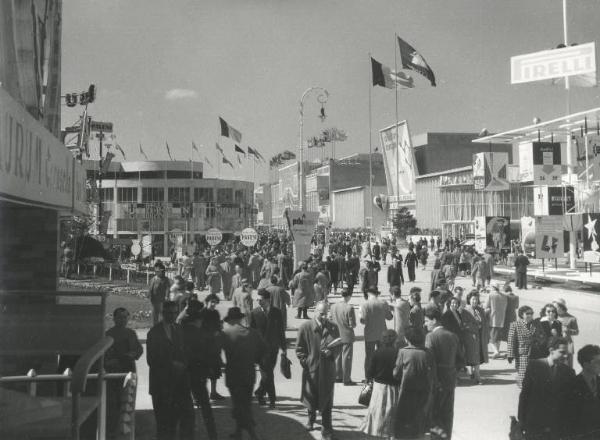 Fiera di Milano - Campionaria 1951 - Largo delle nazioni e viale dell'industria