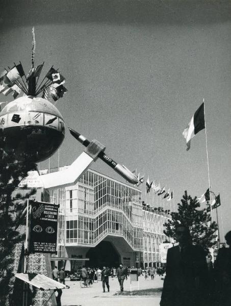 Fiera di Milano - Campionaria 1949 - Palazzo delle nazioni - Veduta esterna