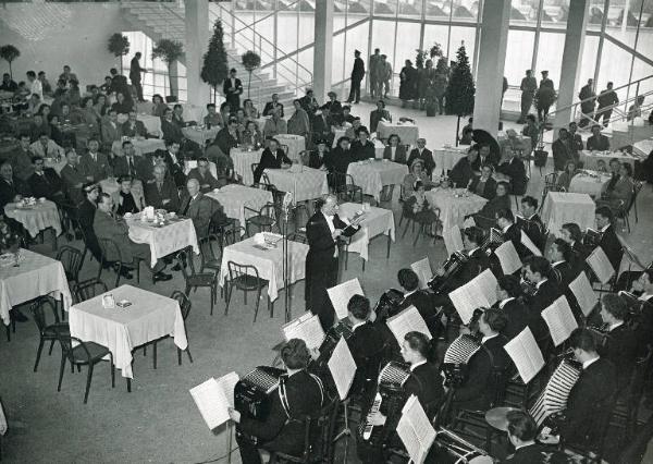 Fiera di Milano - Campionaria 1950 - Palazzo delle nazioni - Concerto di fisarmoniche
