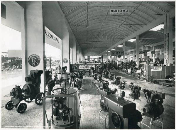 Fiera di Milano - Campionaria 1951 - Tettoia delle macchine agricole