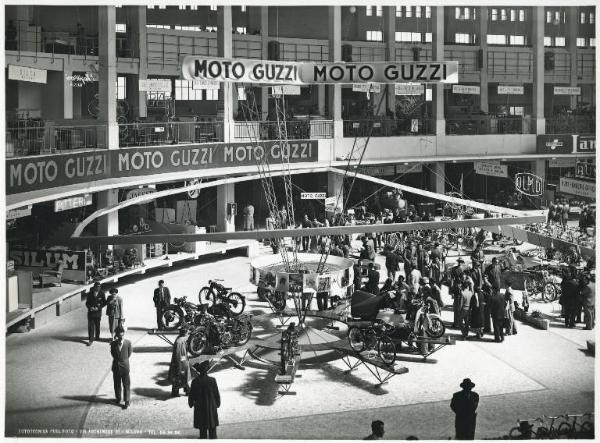 Fiera di Milano - Campionaria 1951 - Salone dell'auto, avio, moto, ciclo e accessori nel palazzo dello sport - Stand della Moto Guzzi