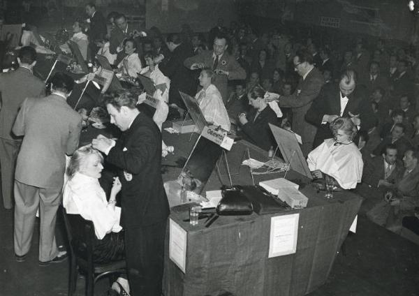 Fiera di Milano - Campionaria 1951 - Auditorium - Concorso acconciatori