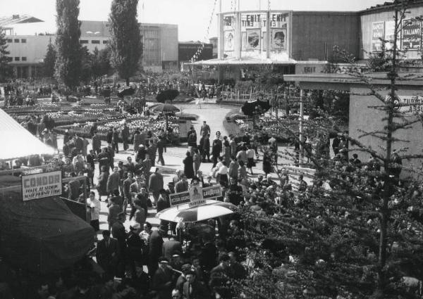 Fiera di Milano - Campionaria 1952 - Largo X adibito alla Mostra orto-floro-arboricola