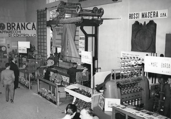 Fiera di Milano - Campionaria 1952 - Padiglione delle macchine per l'industria tessile - Interno
