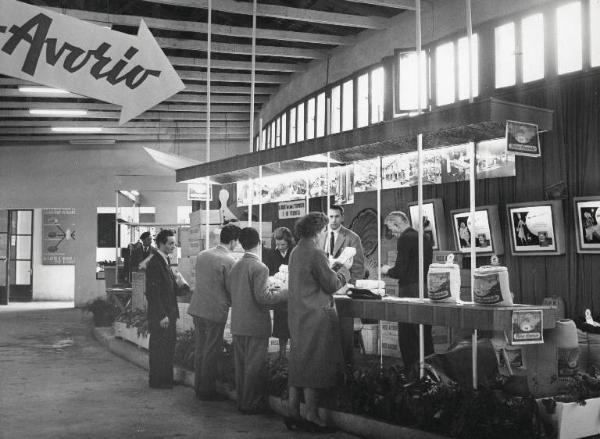 Fiera di Milano - Campionaria 1952 - Casa del latte - Stand del riso Avorio