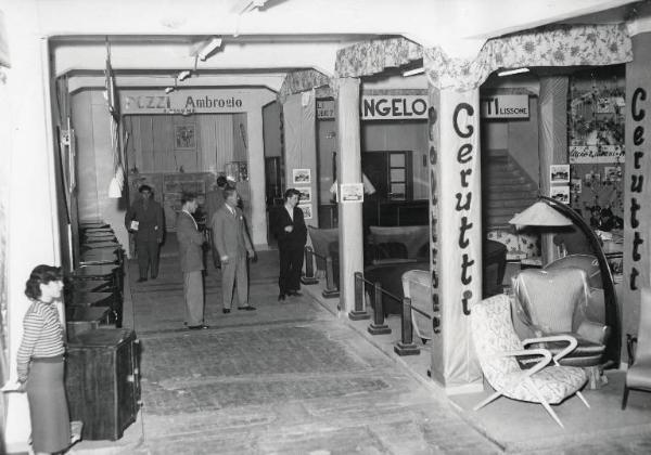 Fiera di Milano - Campionaria 1952 - Padiglione del mobilio - Sala interna