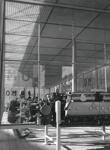 Fiera di Milano - Campionaria 1953 - Tettoia espositiva dell'OM