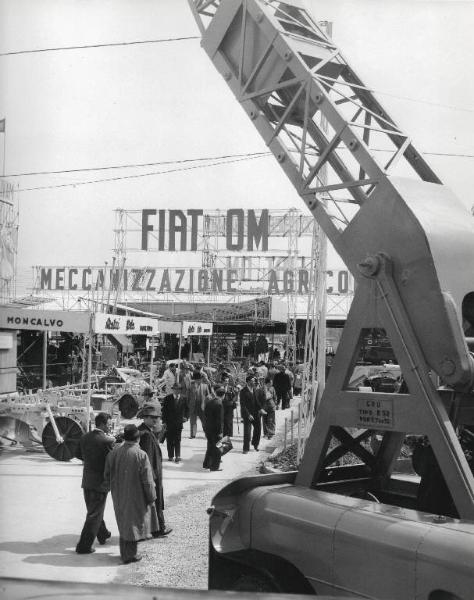 Fiera di Milano - Campionaria 1953 - Zona De Finetti - Settore della meccanica agricola