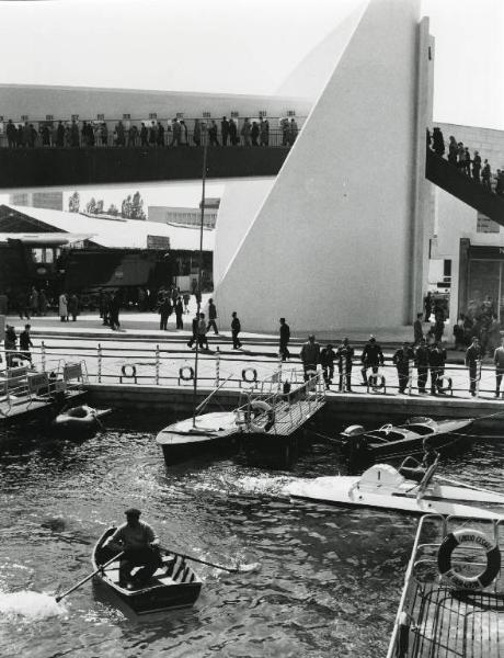 Fiera di Milano - Campionaria 1954 - Darsena per il Salone della nautica nel piazzale Milano