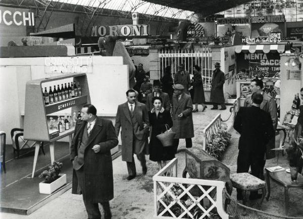 Fiera di Milano - Campionaria 1954 - Padiglione dei vini e liquori - Interno
