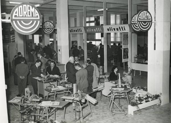 Fiera di Milano - Campionaria 1954 - Padiglione delle forniture d'ufficio - Stand della Adrema