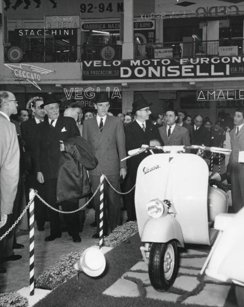 Fiera di Milano - Campionaria 1955 - Visita di diplomatici in occasione della Giornata delle nazioni