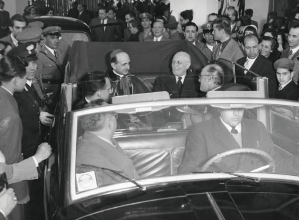 Fiera di Milano - Campionaria 1955 - Visita dell'arcivescovo di Milano Giovanni Battista Montini