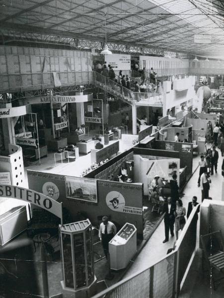 Fiera di Milano - Campionaria 1947 - Padiglione delle forniture d'ufficio - Interno