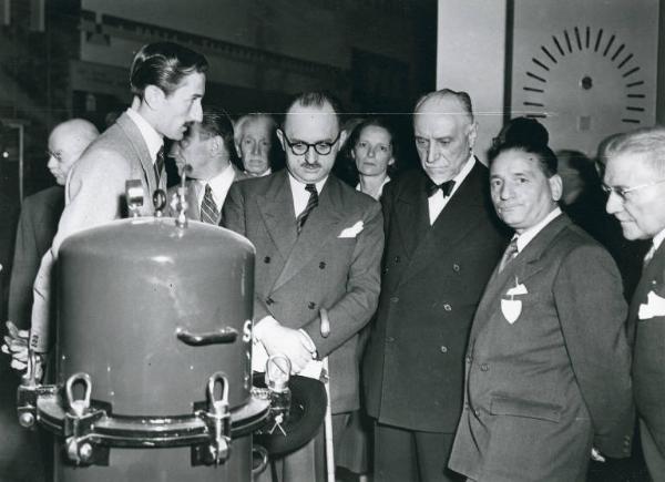 Fiera di Milano - Campionaria 1947 - Visita del ministro francese Jean Letourneau e del ministro del commercio con l'estero Cesare Merzagora