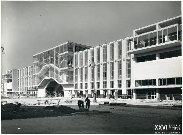 Fiera di Milano - Campionaria 1948 - Palazzo delle nazioni - Completamento della costruzione