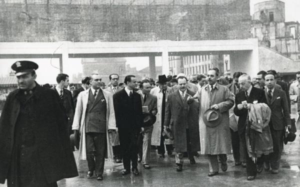 Fiera di Milano - Campionaria 1948 - Visita di personalità della Regione siciliana