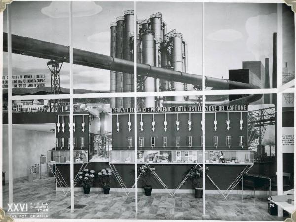 Fiera di Milano - Campionaria 1948 - Padiglione del Gruppo Montecatini - Sala dei prodotti chimici per l'industria