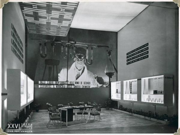 Fiera di Milano - Campionaria 1948 - Padiglione del Gruppo Montecatini - Sala della Farmitalia