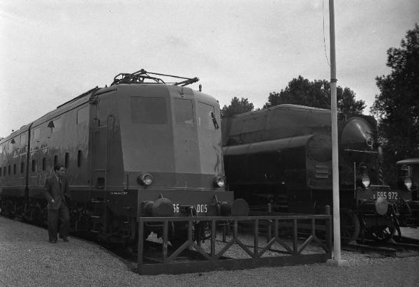 Fiera di Milano - Campionaria 1947 - Mostra ferroviaria - Locomotive