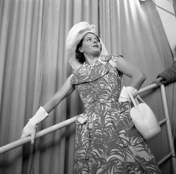 Fiera di Milano - 1951 - Modella - Moda