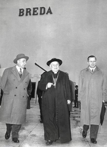 Fiera di Milano - Campionaria 1956 - Visita del patriarca di Venezia Angelo Giuseppe Roncalli (poi, Papa Giovanni XXIII)