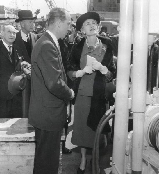 Fiera di Milano - Campionaria 1956 - Visita dell'ambasciatrice americana Clare Boothe Luce
