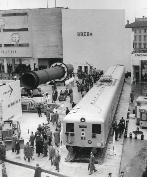 Fiera di Milano - Campionaria 1956 - Padiglione e area espositiva all'aperto della Breda