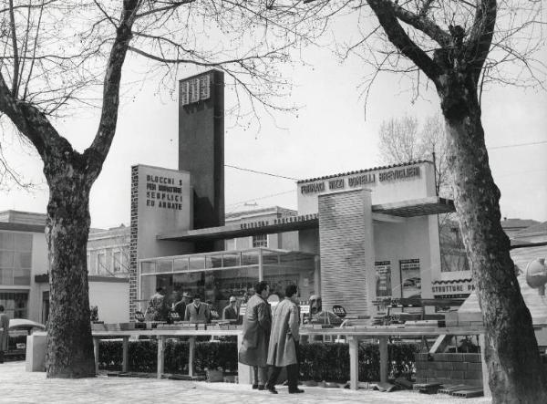 Fiera di Milano - Campionaria 1956 - Settore dell'edilizia - Stand della R.D.B. (Fornaci F.lli Rizzi, Donelli, Breviglieri)