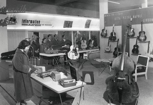 Fiera di Milano - Campionaria 1956 - Palazzo delle nazioni - Salone internazionale della musica - Strumenti musicali