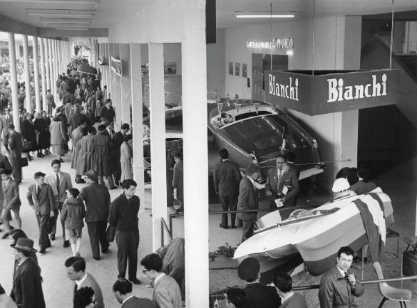 Fiera di Milano - Campionaria 1957 - Salone della nautica - Stand del cantiere navale San Marco e della Bianchi e Cecchi